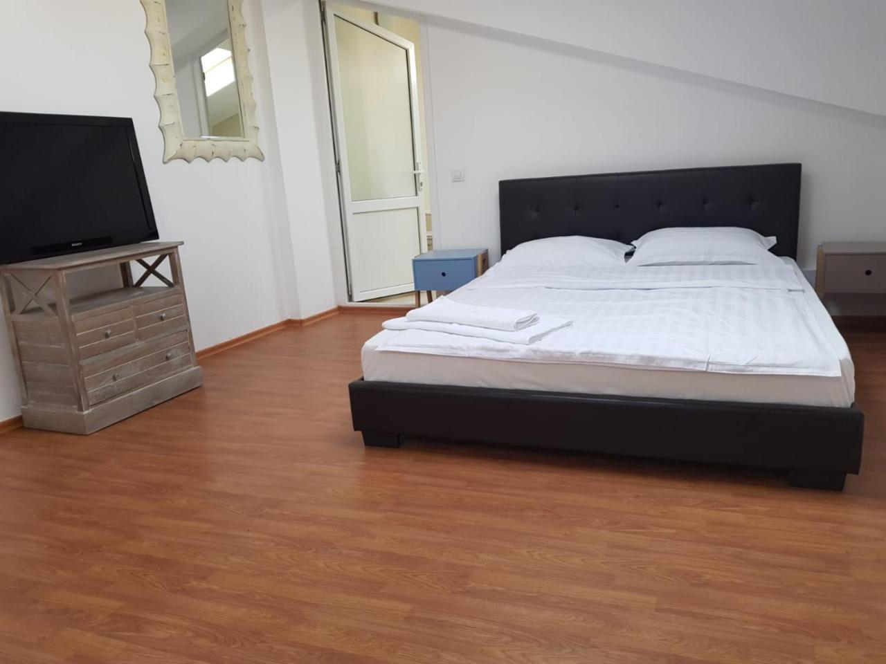 Nonna Mia Hotel بوخارست المظهر الخارجي الصورة